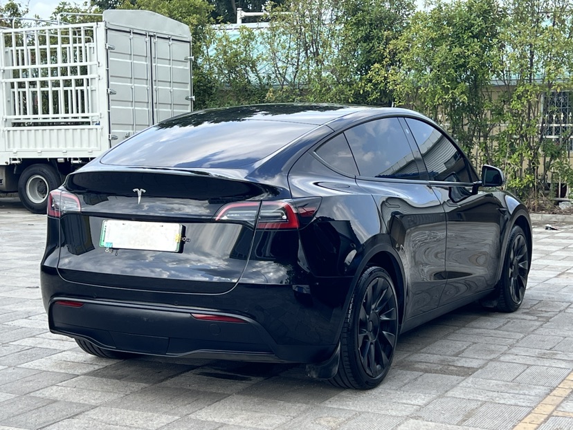 Tesla Model Y 2023 #9 Tesla Model Y 2023 car image #9