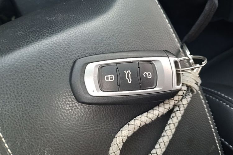 GEELY Emgrand 2017 car image #10