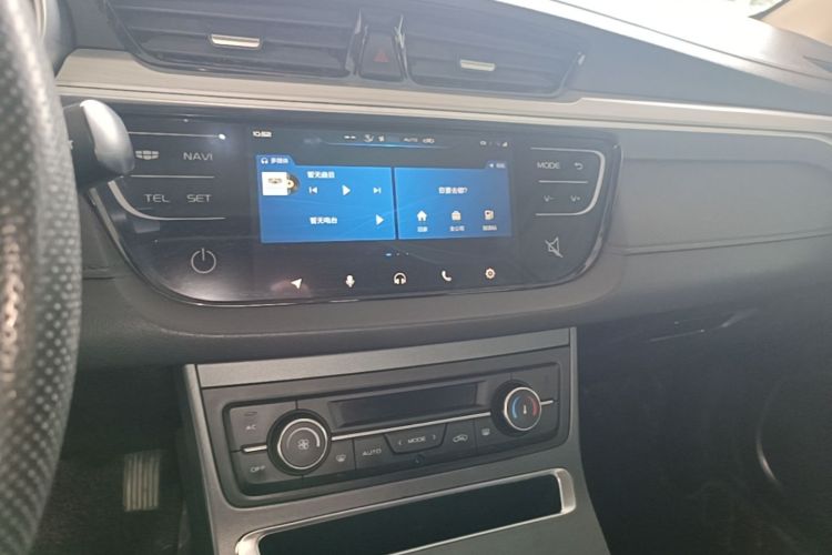 GEELY Emgrand 2018 car image #13
