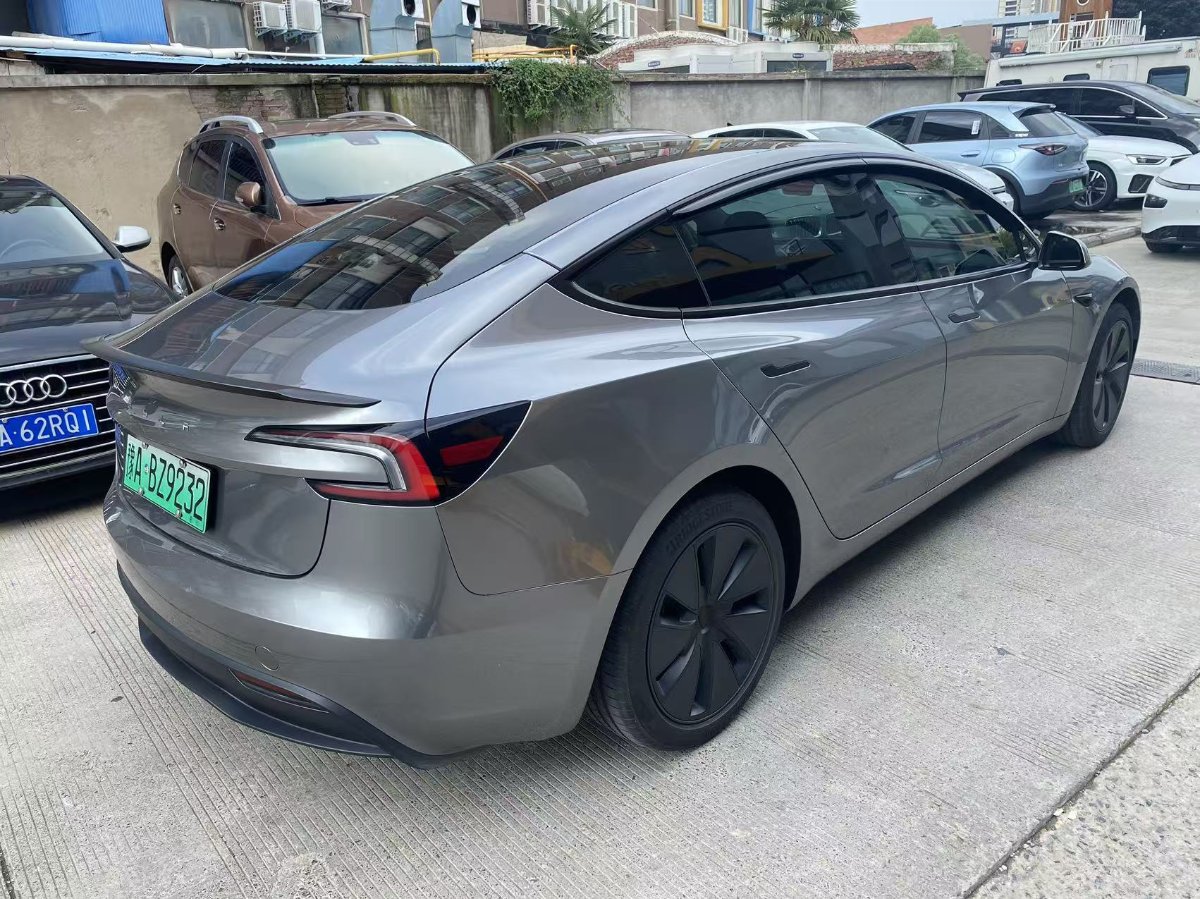 Tesla Model 3 2025 car image #9