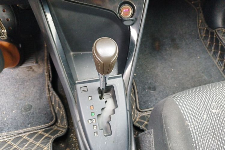 Toyota Vios 2015 صورة سيارة #16