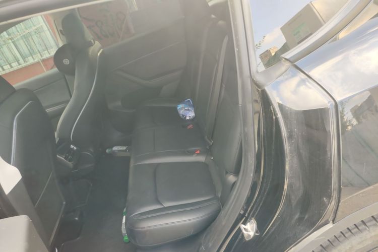 Tesla Model Y 2022 car image #13
