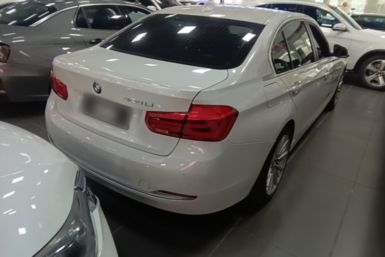 BMW 3 Series 2018 #7 BMW 3 Series 2018 car image #7