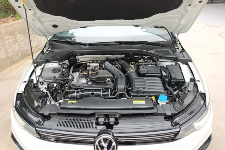 Volkswagen Golf 2024 car image #20