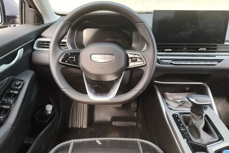 GEELY Emgrand 2026 car image #11