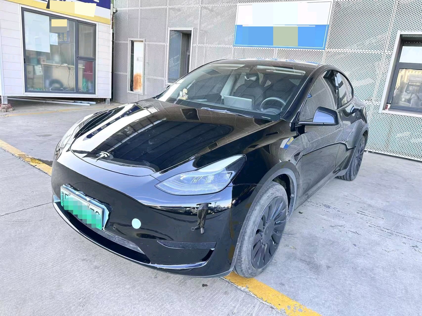Tesla Model Y 2023 Tesla Model Y 2023 car image