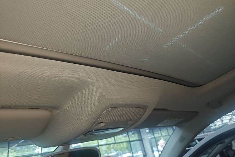 Audi Q3 2014 car image #18