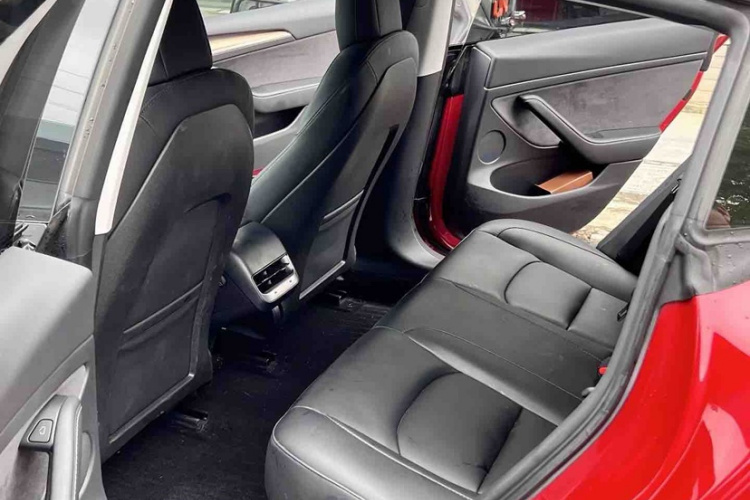 Tesla Model 3 2022 car image #16