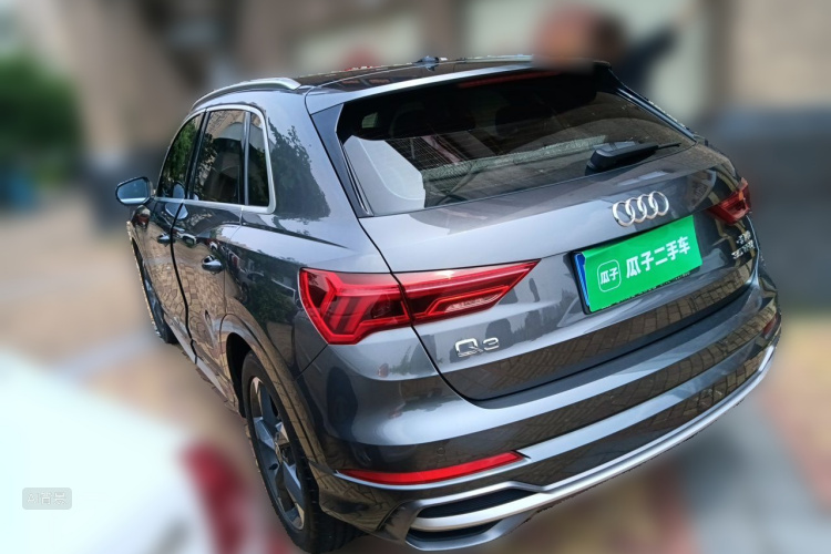 Audi Q3 2021 car image #5