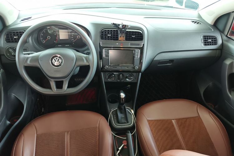 Volkswagen Polo 2017 car image #10