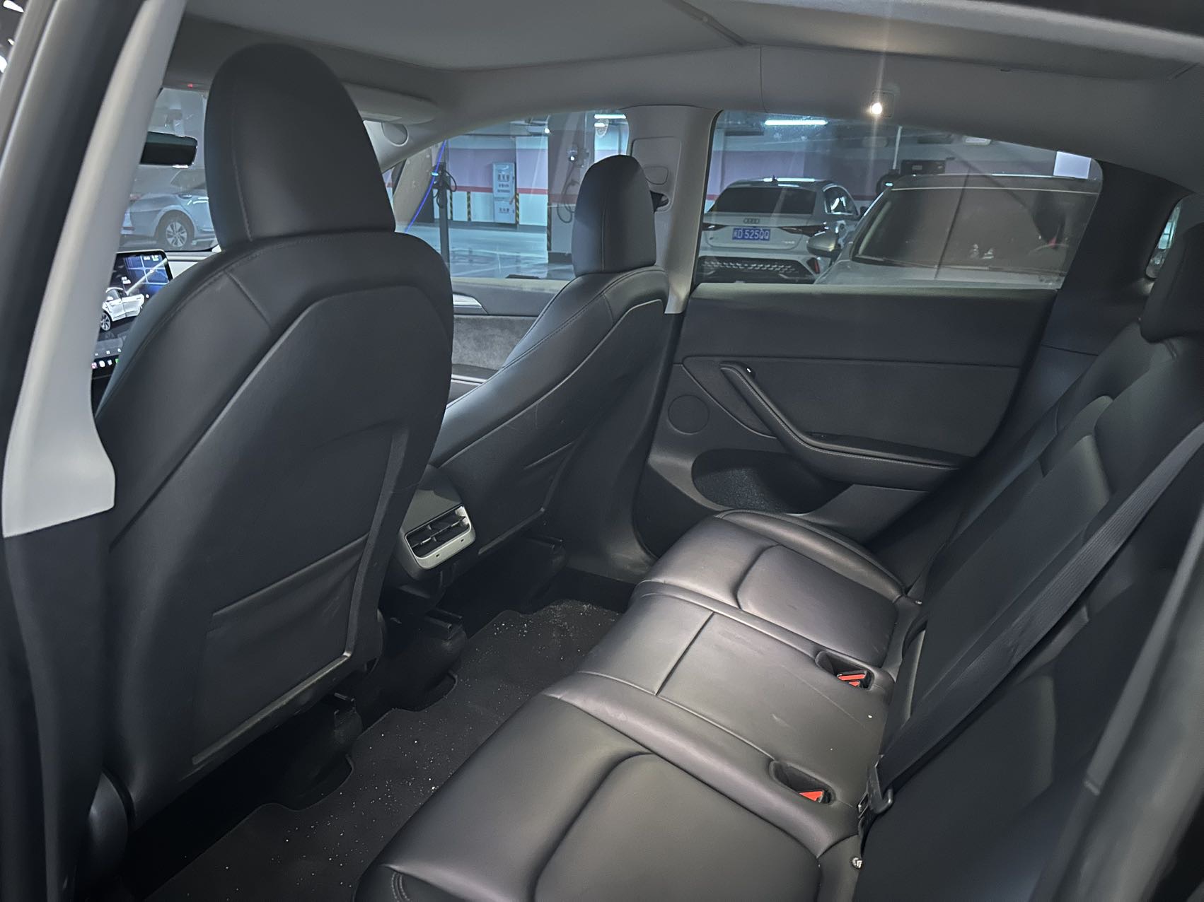 Tesla Model Y 2024 #4 Tesla Model Y 2024 car image #4