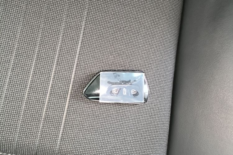 Volkswagen Golf 2023 car image #14