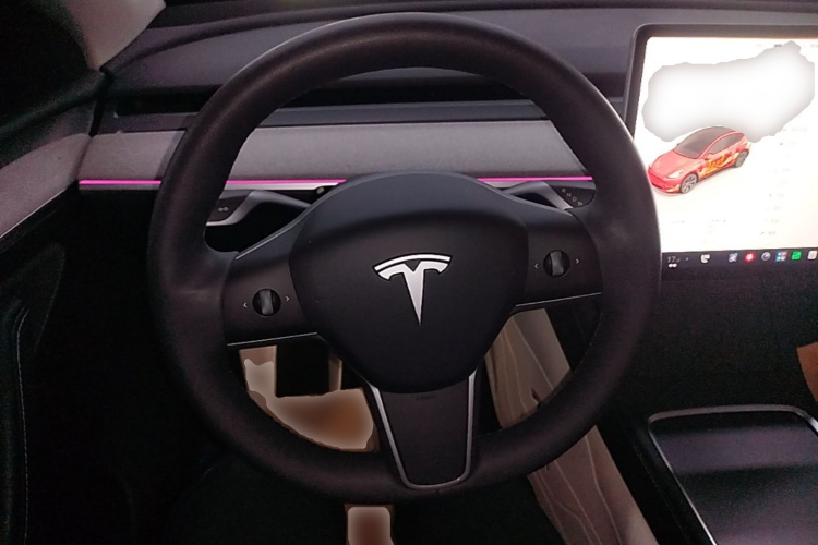 Tesla Model Y 2023 #11 Tesla Model Y 2023 car image #11