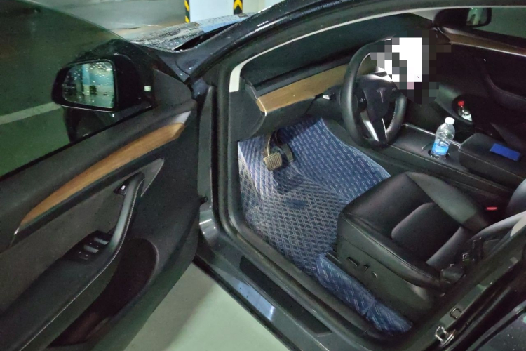 Tesla Model Y 2021 #9 Tesla Model Y 2021 car image #9
