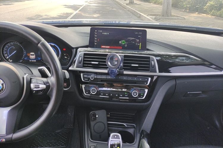 BMW 3 Series 2018 #13 BMW 3 Series 2018 car image #13
