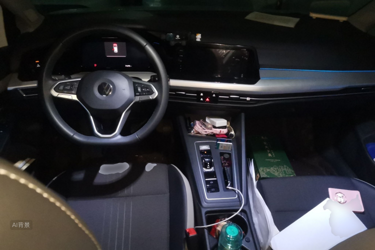 Volkswagen Golf 2023 car image #11