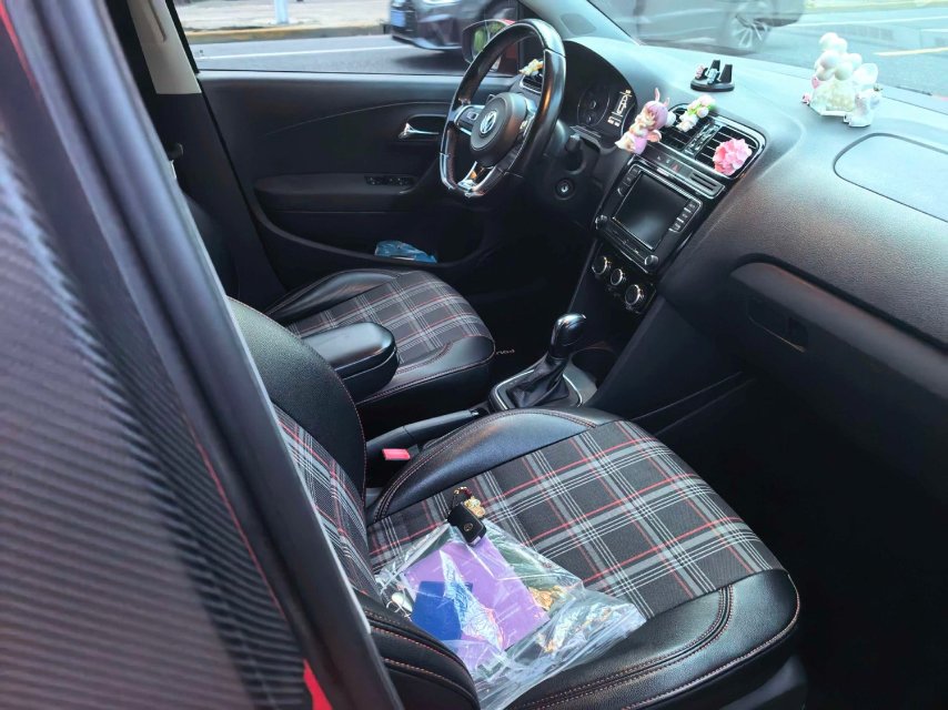 Volkswagen Polo 2017 car image #5