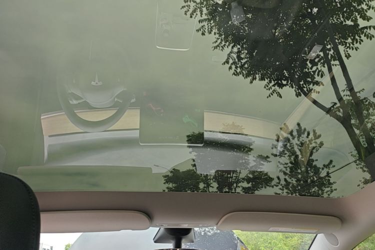 Tesla Model Y 2023 #18 Tesla Model Y 2023 car image #18