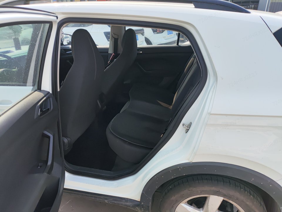 Volkswagen T-Cross 2023 #6 Volkswagen T-Cross 2023 صورة سيارة #6