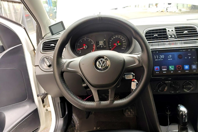 Volkswagen Polo 2018 #15 Volkswagen Polo 2018 car image #15
