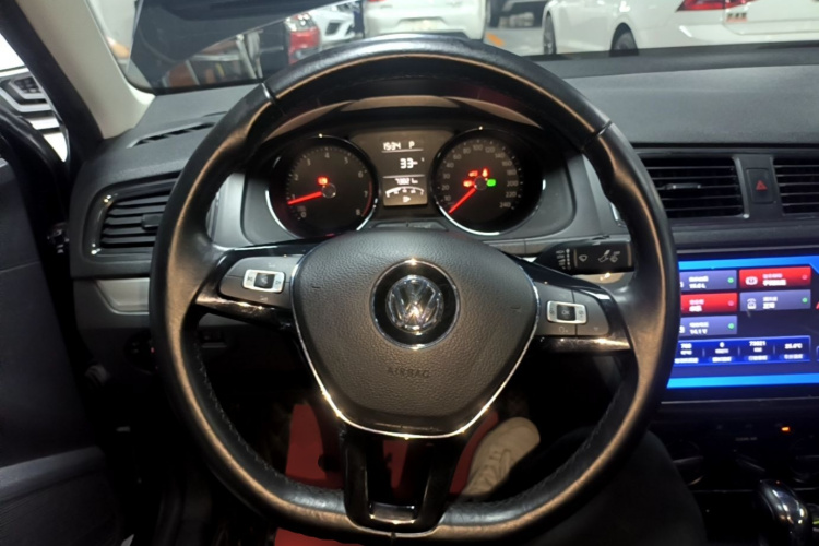 Volkswagen Lavida 2018 car image #11
