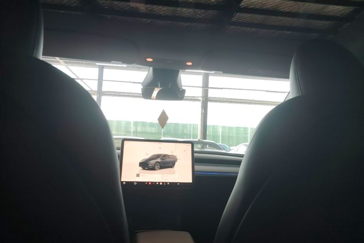Tesla Model Y 2024 #18 Tesla Model Y 2024 car image #18