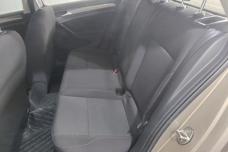 Volkswagen Golf 2016 car image #17