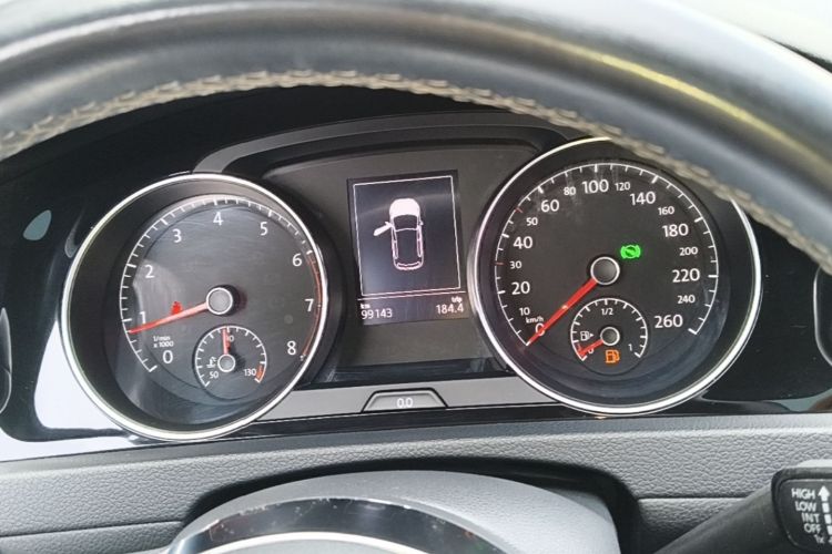 Volkswagen Golf 2018 car image #12