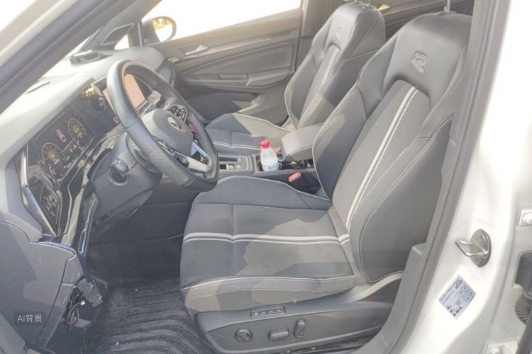 Volkswagen Golf 2020 car image #17