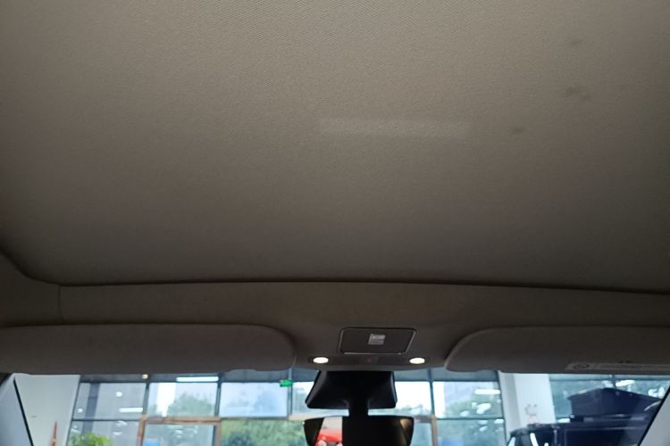 Tesla Model Y 2023 #18 Tesla Model Y 2023 car image #18