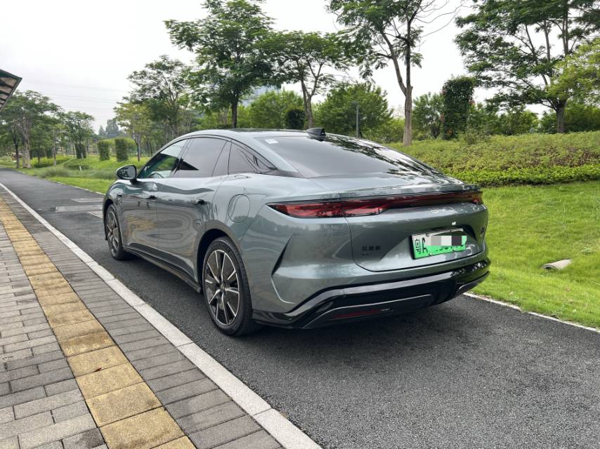 BYD HanL 2025 صورة سيارة #4