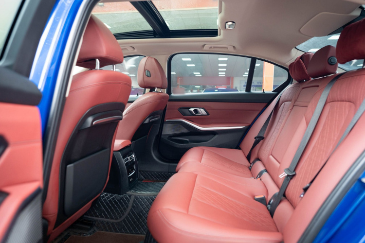 BMW 3 Series 2021 #13 BMW 3 Series 2021 صورة سيارة #13