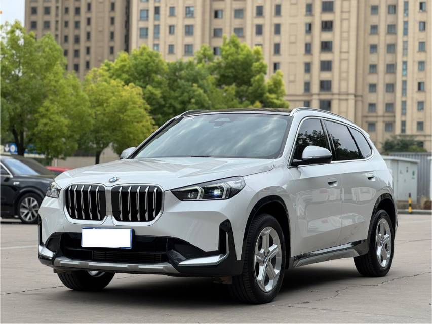 BMW X1 2023 car image 