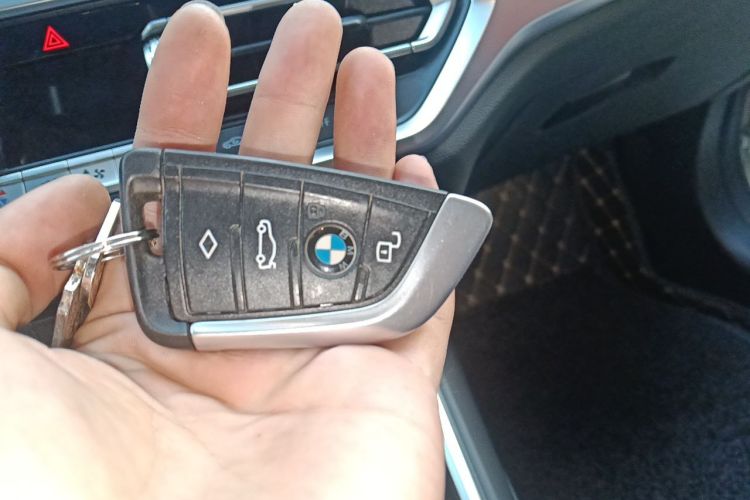 BMW 3 Series 2021 #11 BMW 3 Series 2021 car image #11