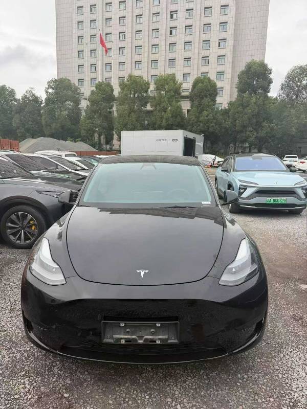Tesla Model Y 2022 #2 Tesla Model Y 2022 car image #2