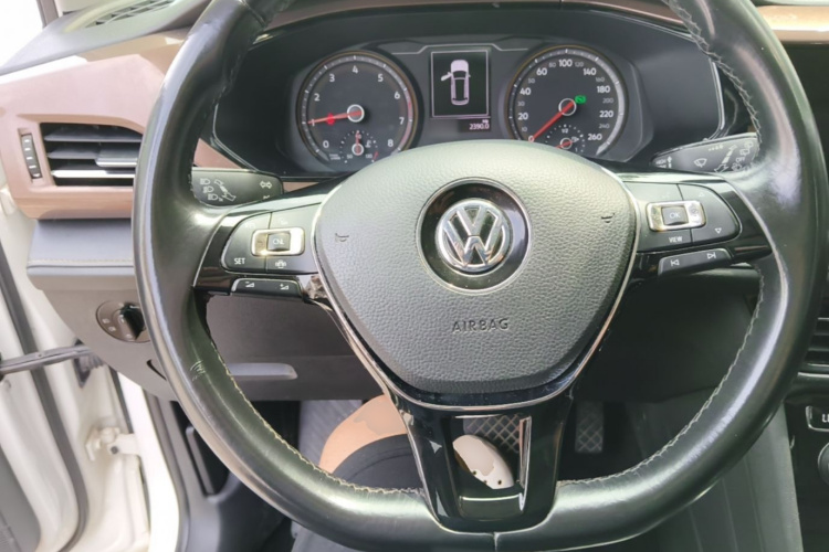 Volkswagen Tharu 2019 car image #11