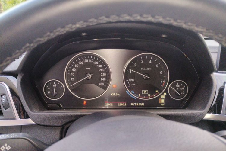 BMW 3 Series 2019 car image #13