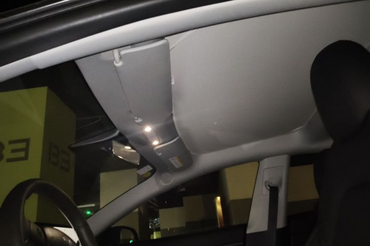 Tesla Model 3 2020 car image #16