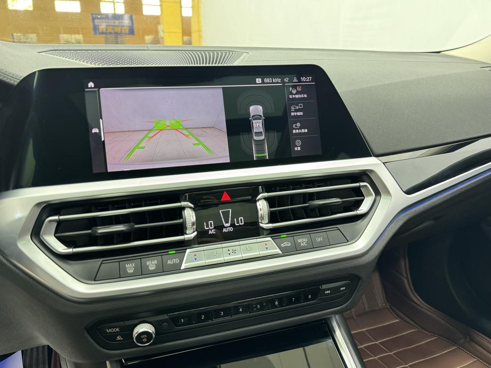 BMW 3 Series 2019 car image #6
