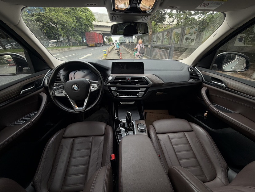 BMW X3 2019 car image #9