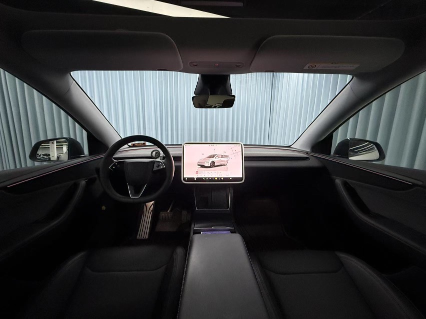 Tesla Model Y 2025 #6 Tesla Model Y 2025 car image #6