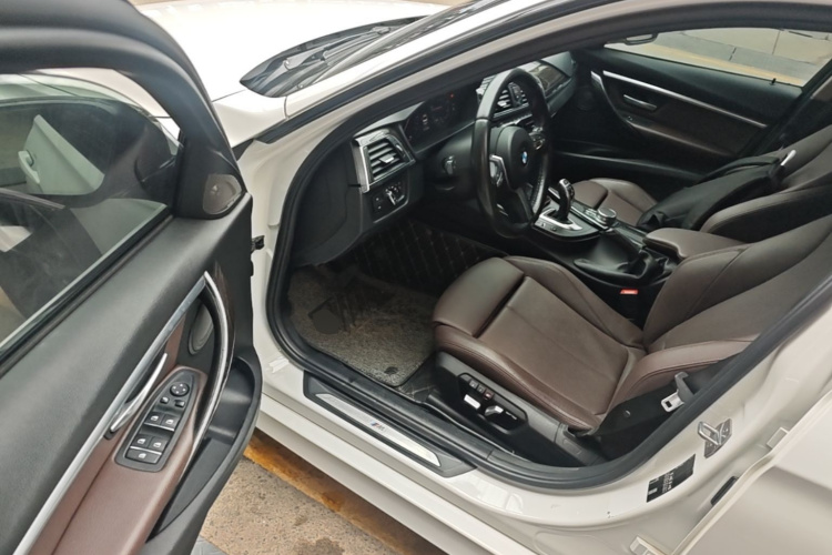 BMW 3 Series 2018 #16 BMW 3 Series 2018 car image #16