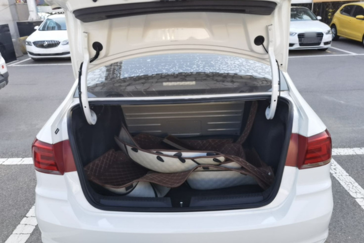 Volkswagen Santana 2019 car image #21