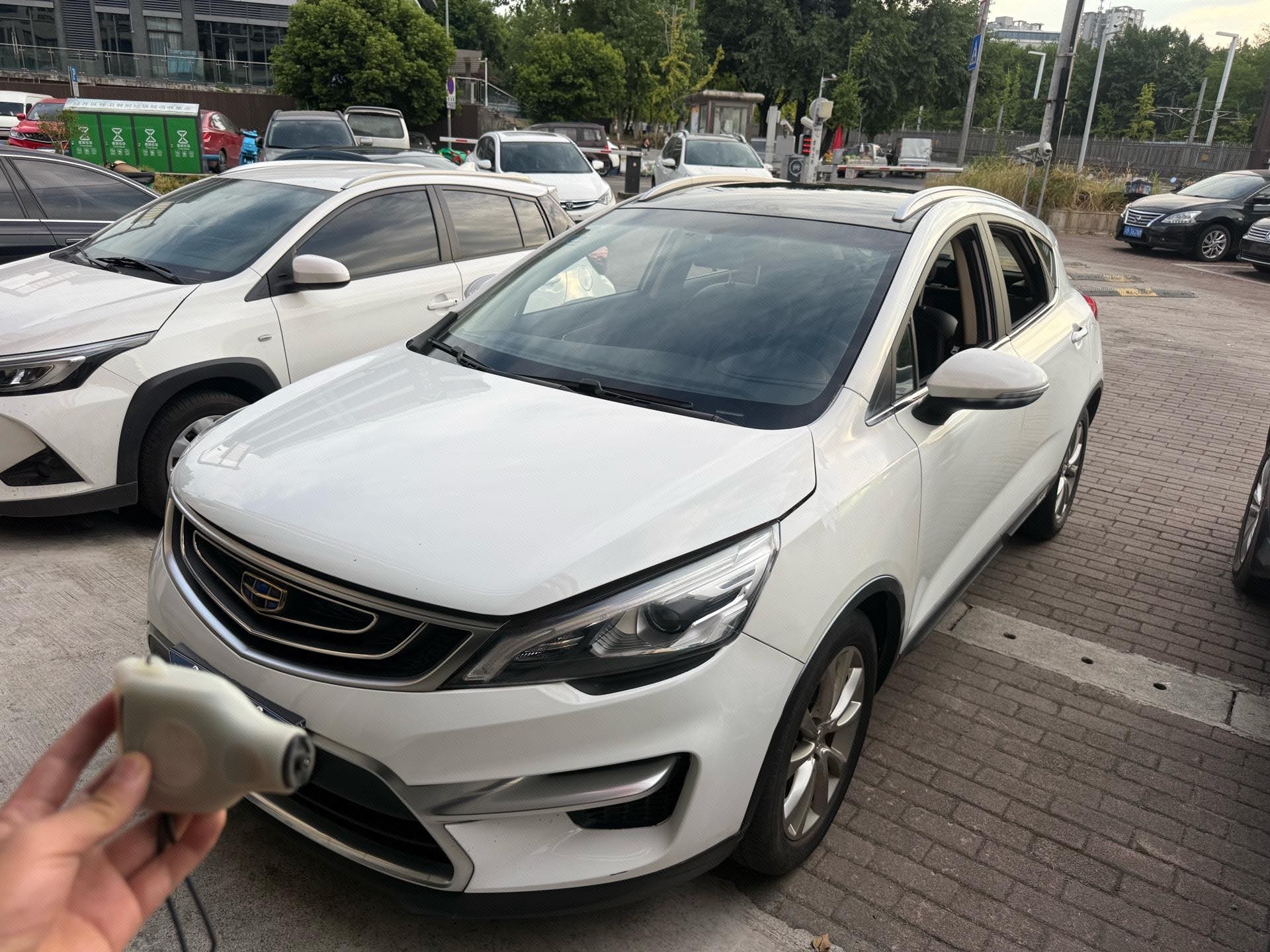 GEELY Emgrand GS 2017 car image 