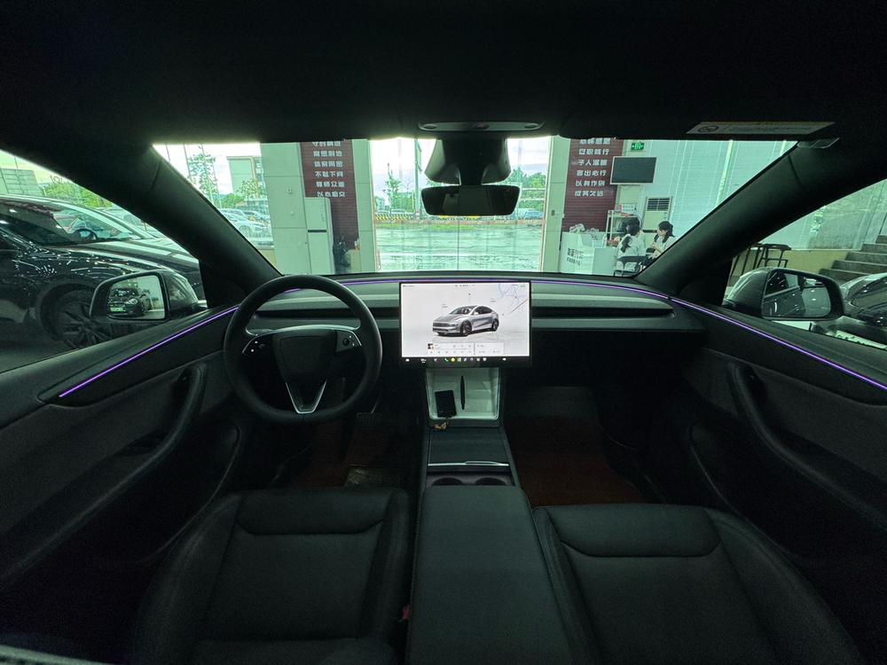Tesla Model Y 2026 #12 Tesla Model Y 2026 car image #12