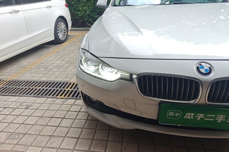 BMW 3 Series 2019 car image #8