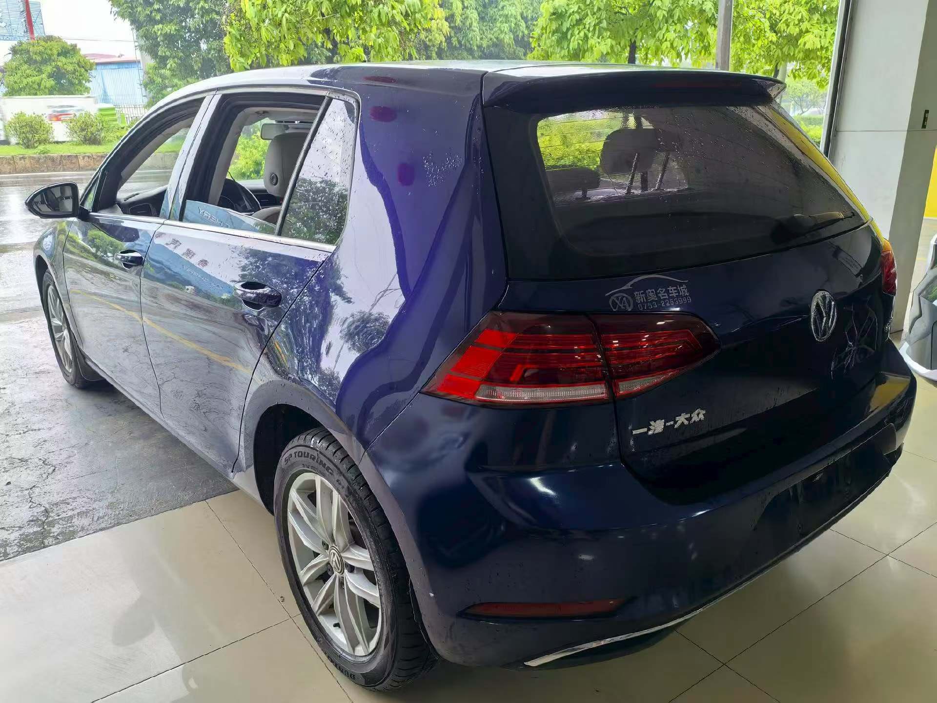 Volkswagen Golf 2018 car image #7
