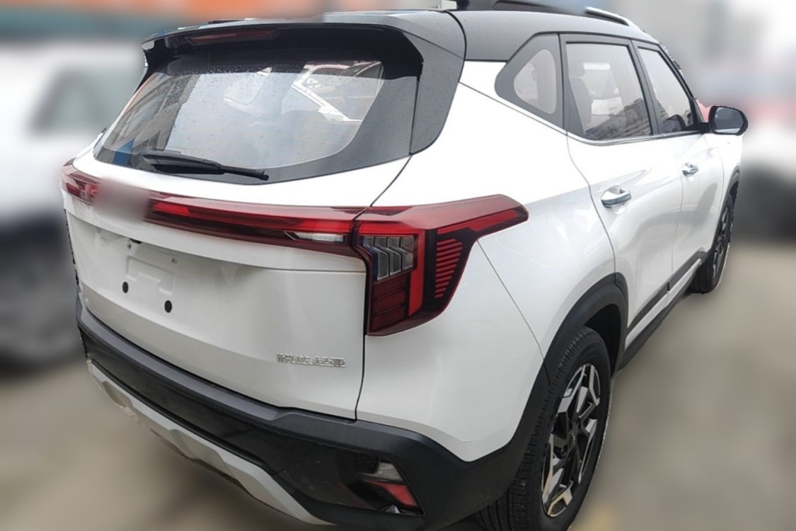 Kia Seltos 2023 car image #4