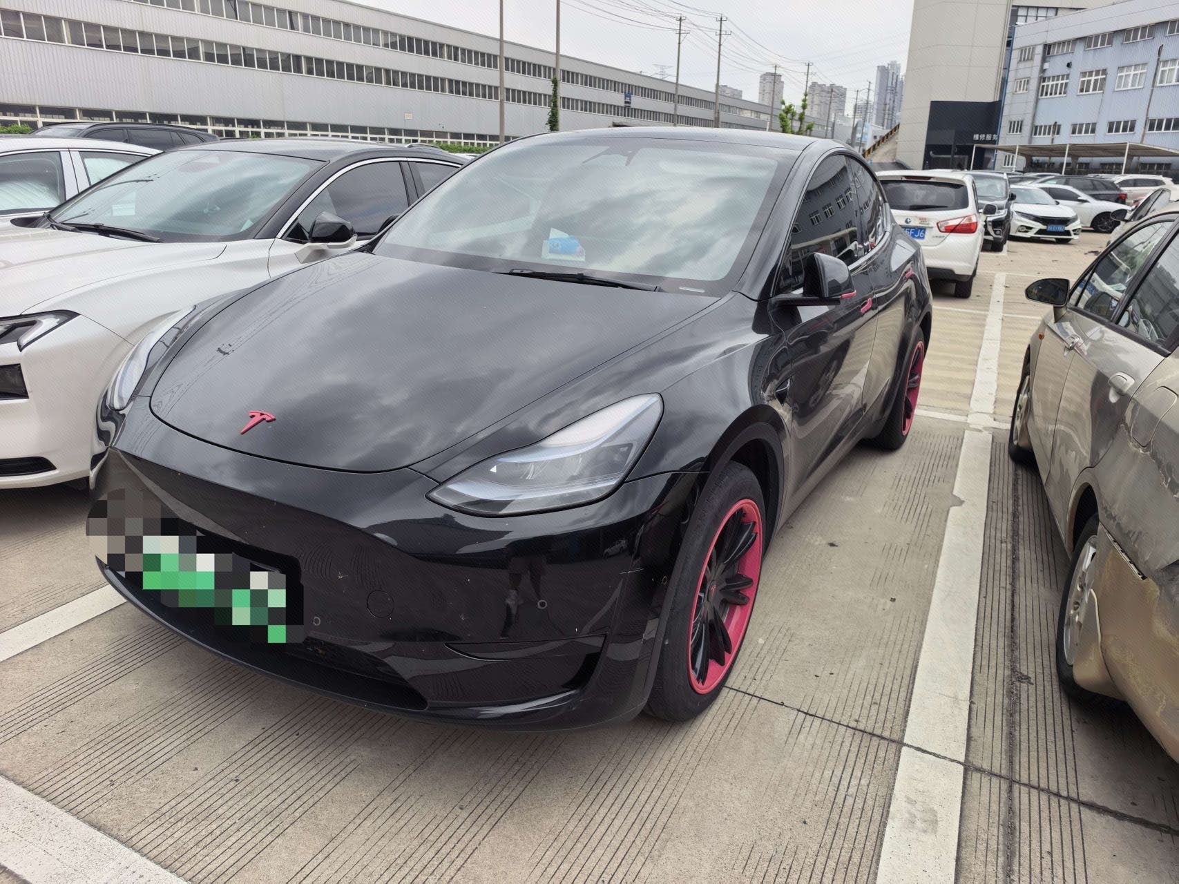 Tesla Model Y 2023 car image 