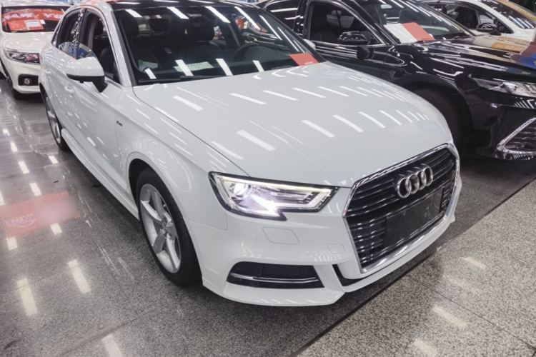 Audi A3 2018 car image #4